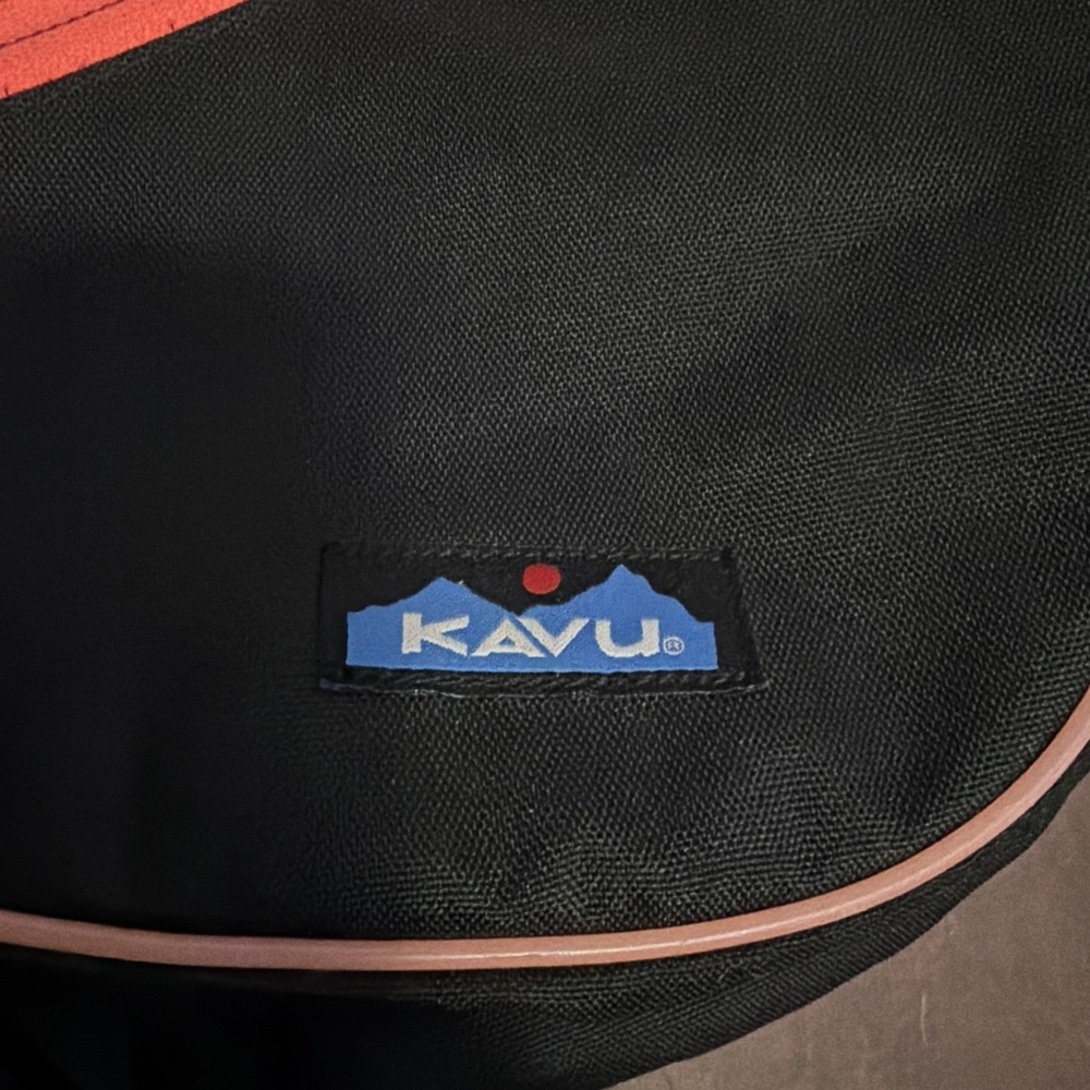 KAVU Paxton Pack backpack rope sling bag in a colorful pattern - Picture 2 of 6